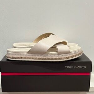 Vince Camuto Rickert slide on platform sandals 8.5 white